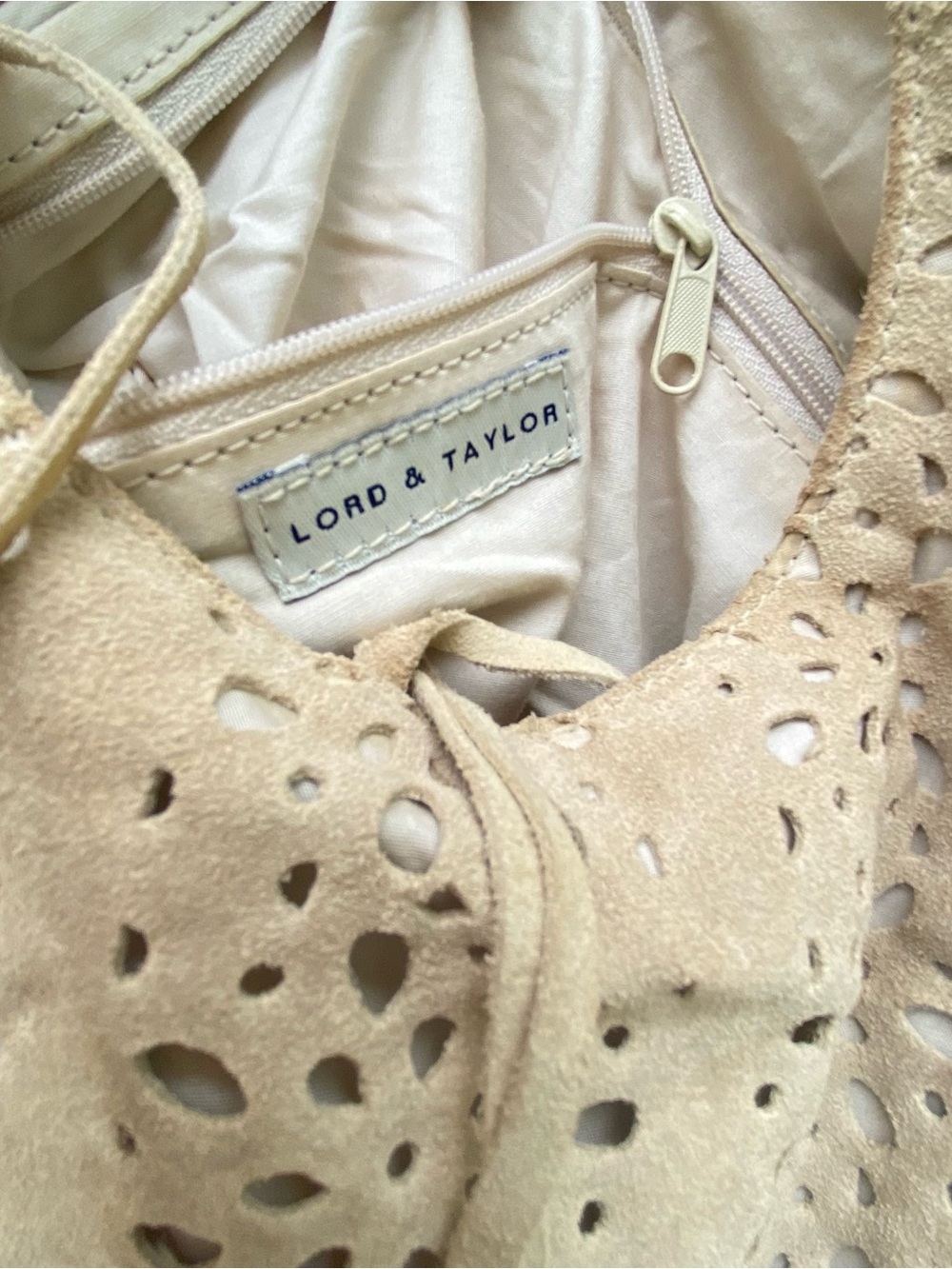 Y2K Lord & Taylor Beige Suede Hobo Bag - Picture 4 of 5